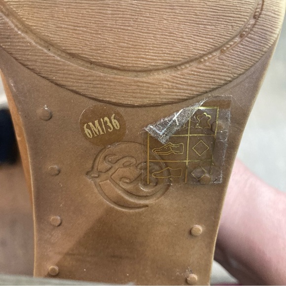 LUCKY BRAND Sz 6 Distressed Stacked  Heel Tulip Top Leather Ankle Booties - Picture 6 of 10